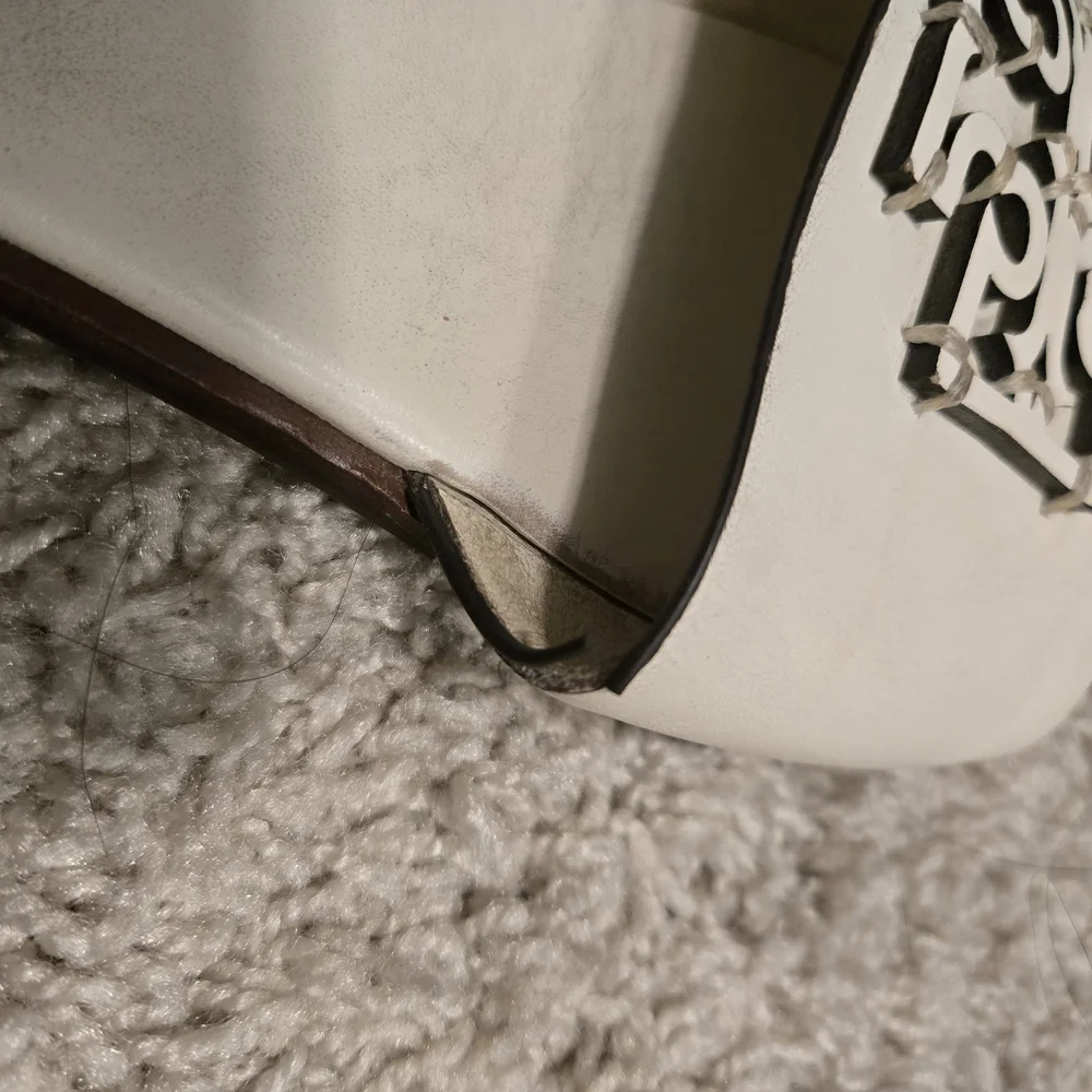 Tory Burch Cream Sandals - Picture 4 of 6
